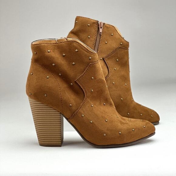 Code West Tan Faux Suede Studded Ankle Boots Size 9.5 New With Tags - Picture 1 of 5